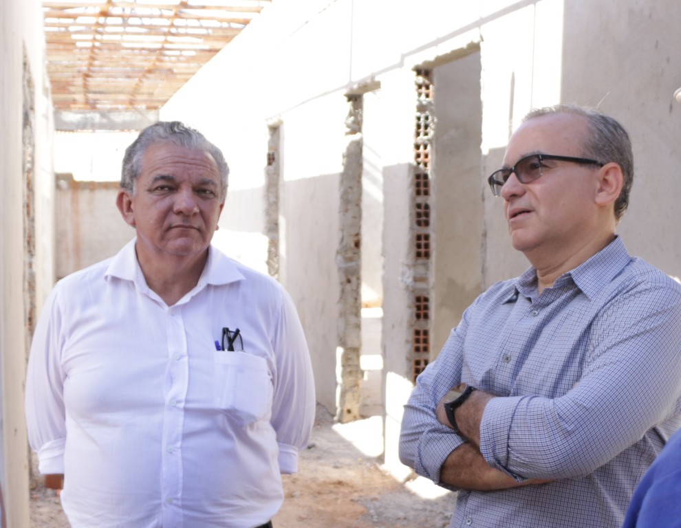Engenheiro civil José João Braga e prefeito Firmino Filho.