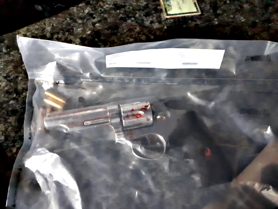Uma das armas apreendidas pela polícia