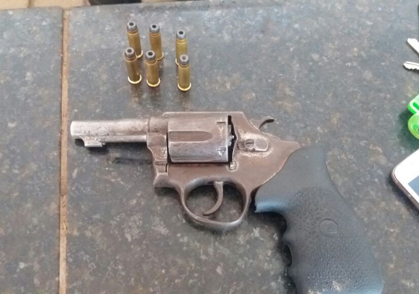 Arma apreendida pela polícia.
