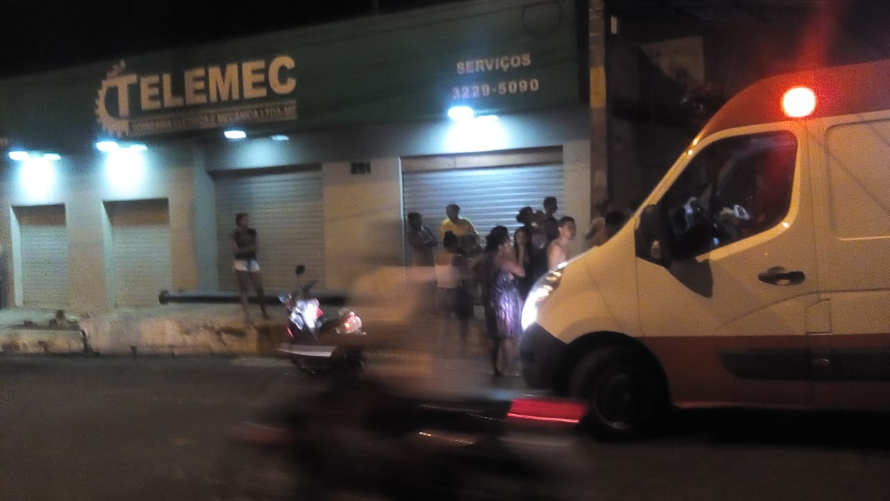 O crime aconteceu na noite deste domingo (3).