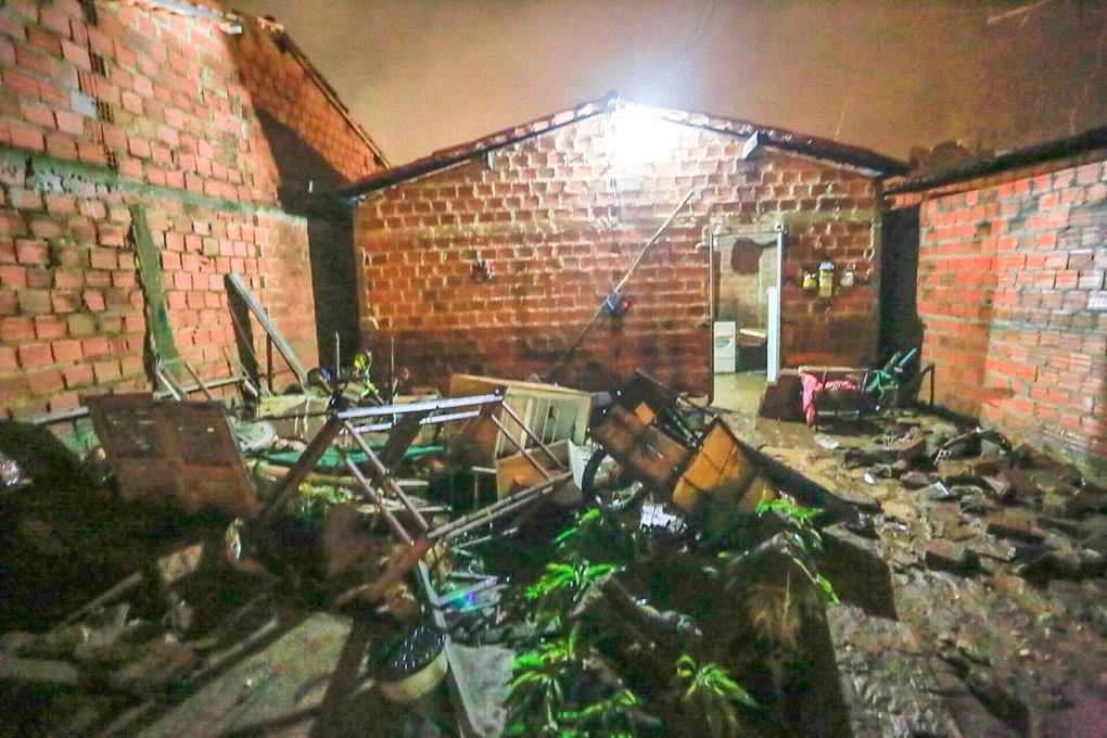 O rompimento de um muro aconteceu na noite deta quinta-feira (4)