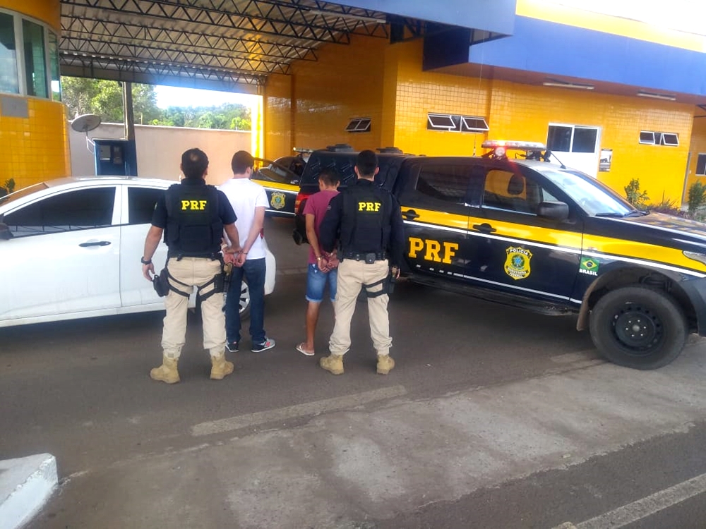 Dois homens foram detidos pela PRF na BR-230.