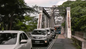 Ponte metálica