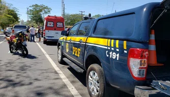 Acidente na Avenida João XXII, na zona Leste de Teresina.