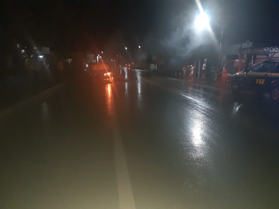 Acidente aconteceu na noite dessa segunda-feira (17).