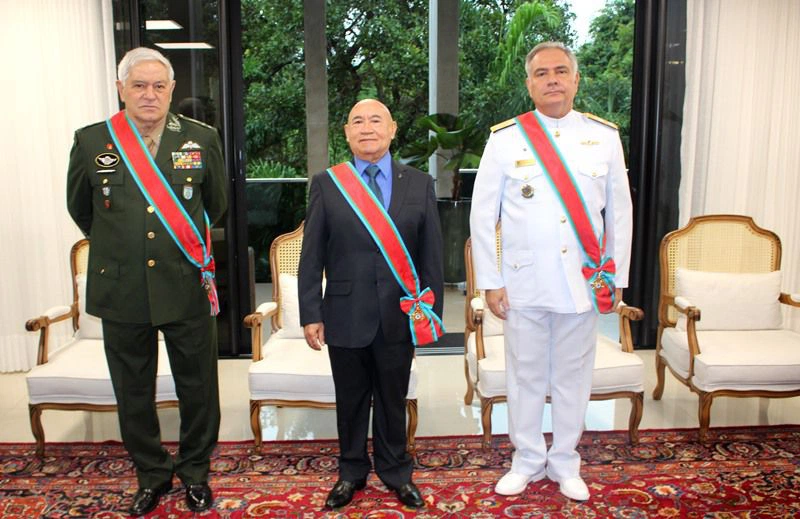 Desembargador Oliveira recebe medalha de mérito judiciário do TJ-MS.