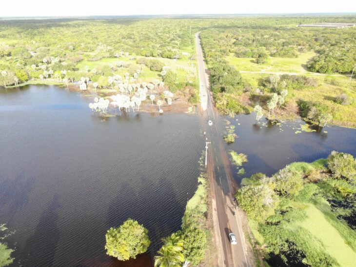 Ponto de sobreposição da água do rio Portinho