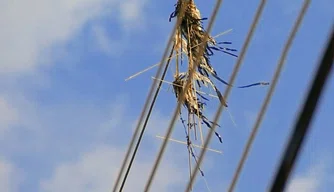 Risco de pipas próximas a rede elétrica.