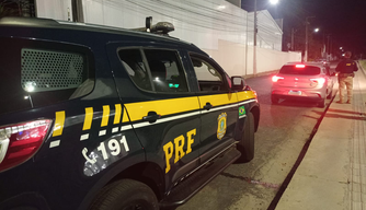 PRF recupera carro roubado na BR - 343, em Teresina.