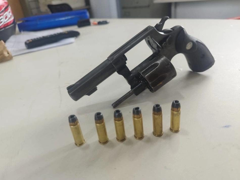 revólver calibre 32