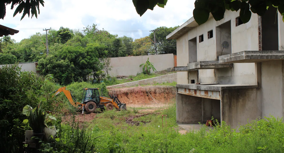 Construção de uma casa do Grupo Claudino no terreno