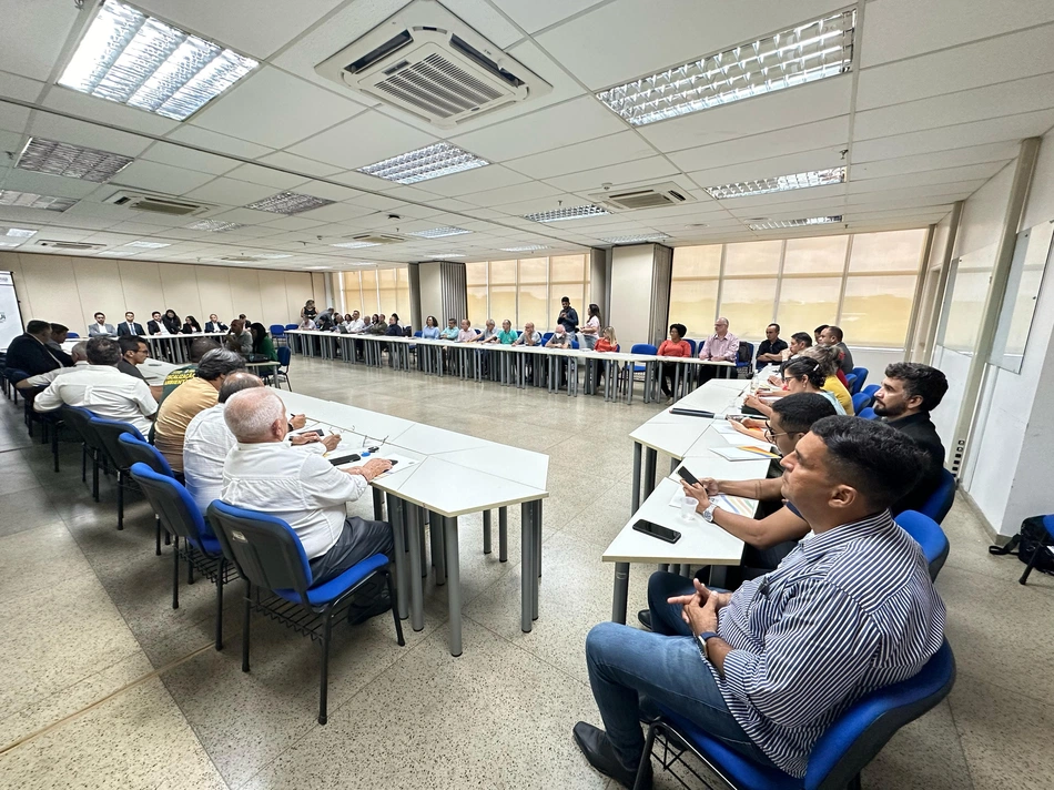 Governo propõe aos servidores estaduais reajuste salarial de 5,35% por ano, até 2026