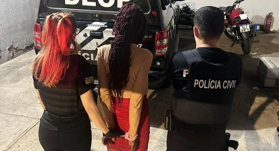 Mulher presa durante  Operação Saturação  em Teresina