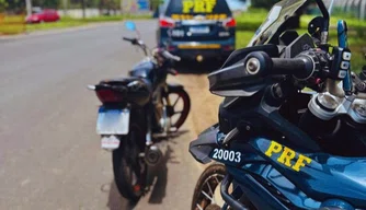 Motocicleta apreendida pela PRF em Teresina