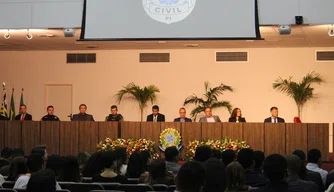 Polícia Civil realiza solenidade com troféus e medalhas