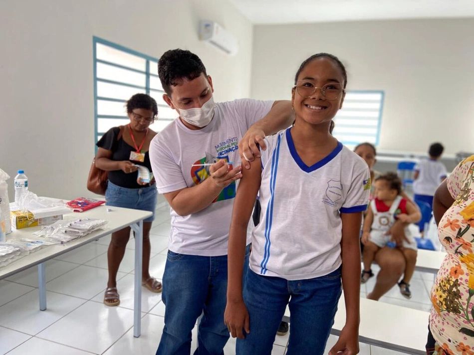 Vacinação em escolas piauienses