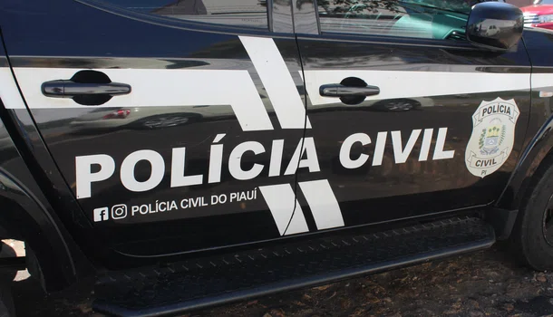 Viatura da Polícia Civil.