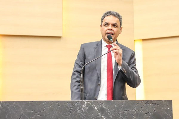Dr. Gil Carlos