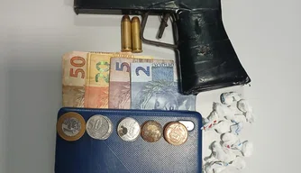 Homem e adolescente são presos por porte ilegal de armas