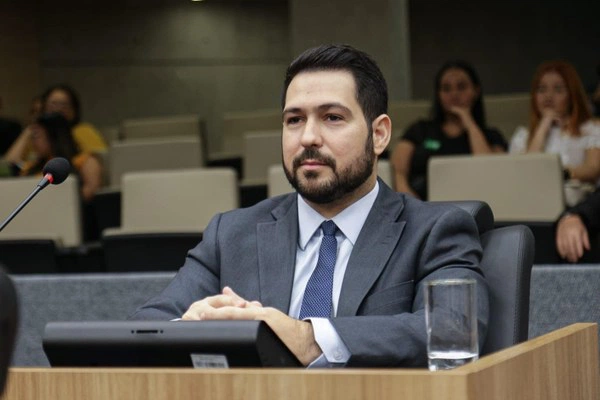 Deputado Felipe Sampaio (MDB)