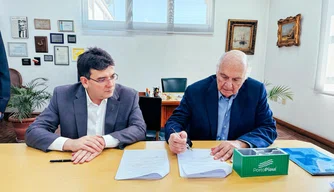 Rafael Fonteles assina acordo com empresa logística