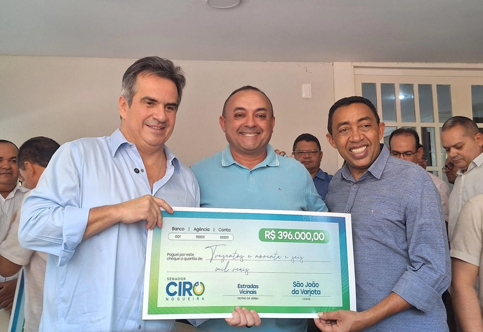 Ciro Nogueira entrega recursos a mais de 80 municípios piauienses