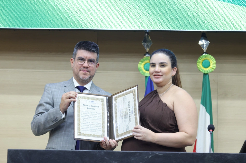 Título de Cidadania concedido a procuradores do Estado