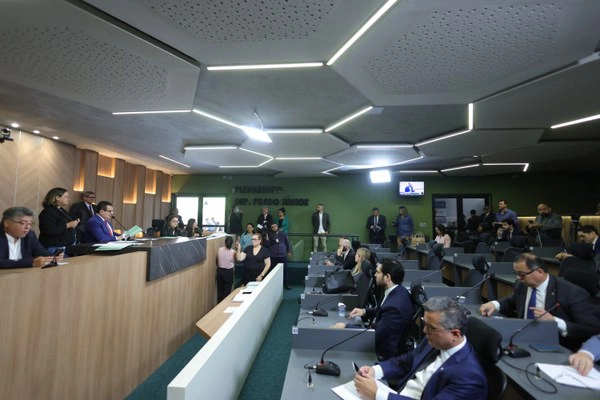 Comissão de Constituição e Justiça (CCJ)