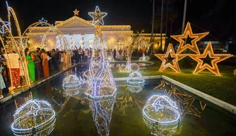 Karnak inaugura decoração natalina