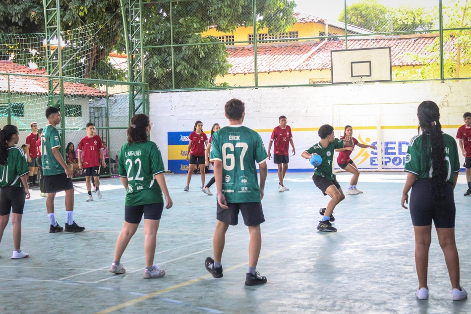 Alunos do Ceti João Henrique competindo no Interclasse