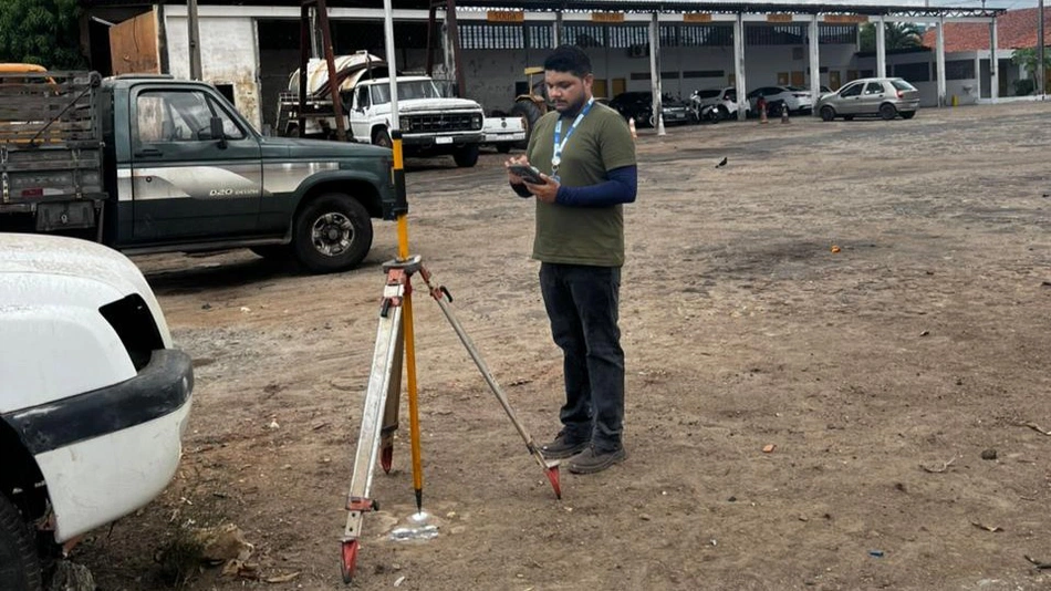 Trabalho de demarcação e georreferenciamento da zona foreira da capital