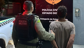 PM conduz suspeito à delegacia de Curimatá