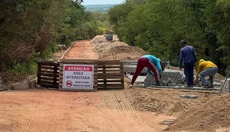 Obra de pavimentação em Coronel José Dias