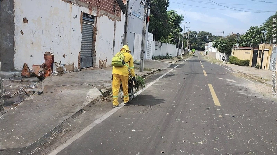 SDU Centro realiza limpeza no bairro Matinha
