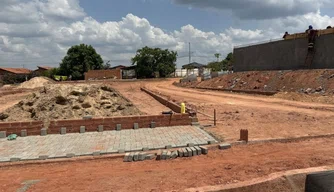 Construção da praça esportiva no Bairro São Francisco, em Uruçuí