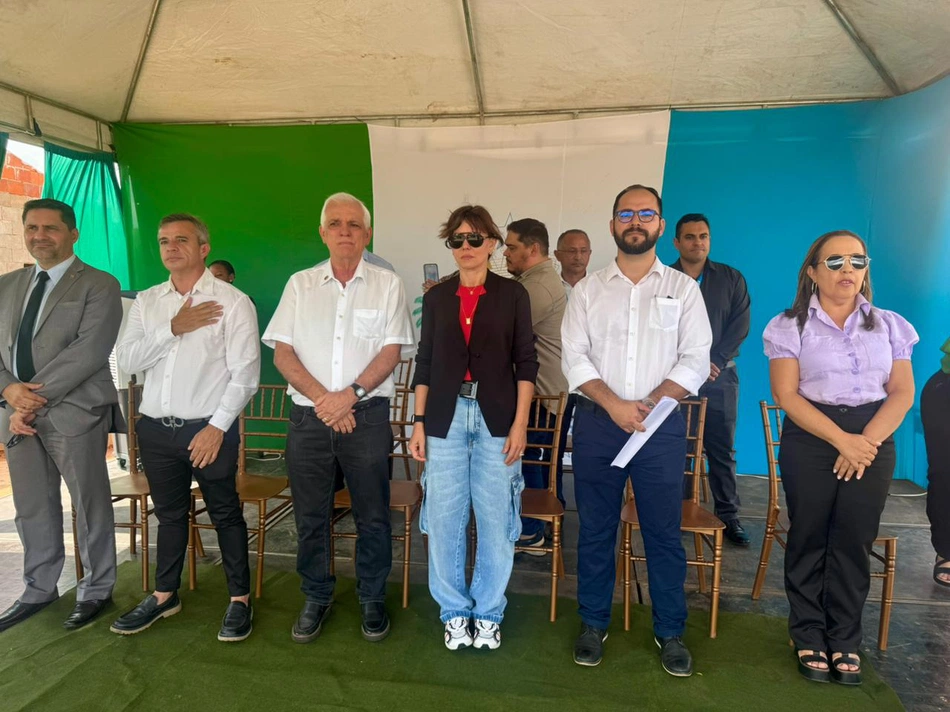 Solenidade de lançamento do Conjunto Habitacional Themístocles Sampaio em Esperantina