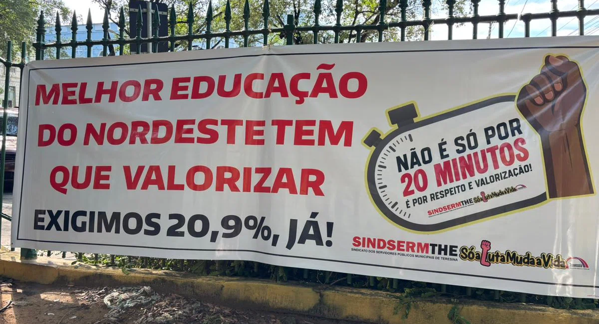 Assembleia dos professores da rede municipal de ensino