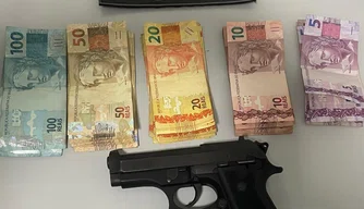 Material apreendido durante operação no bairro Matadouro