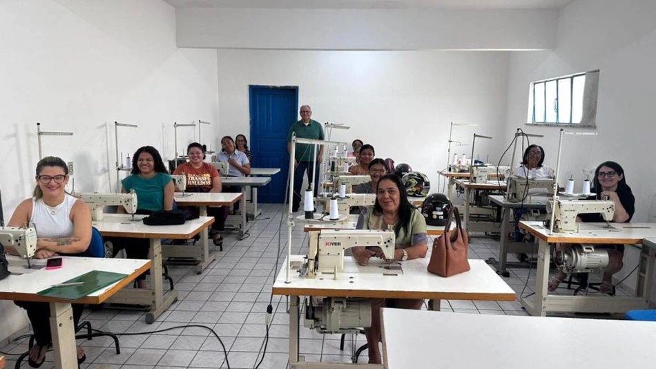 Curso de Custureiro Industrial de Vestuário