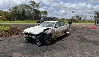 Carro ficou destruído após acidente em Campo Maior