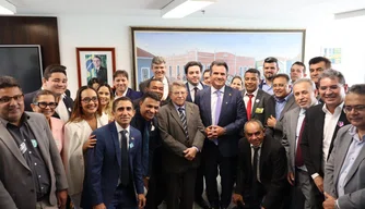 Ciro Nogueira se reúne com diversos prefeitos em seu gabinete em Brasília
