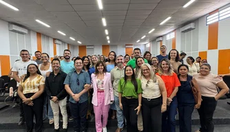 Prefeita Ivanária Sampaio realiza reunião com diretores e coordenadores da rede municipal de ensino