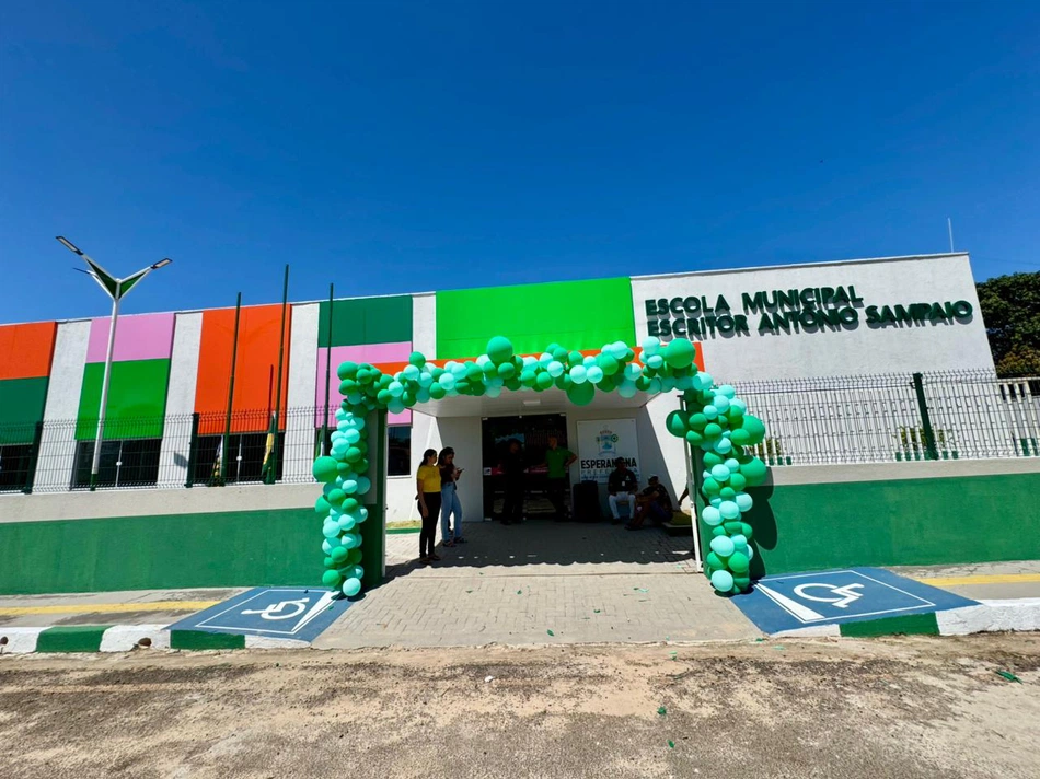 Inauguração da Escola Municipal Escritor Antonio Sampaio em Esperantina