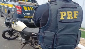 PRF recupera motocicleta com sinais de adulteração na BR-316 em Teresina