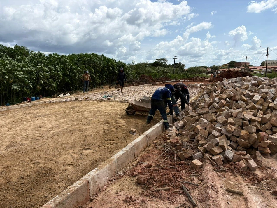 Pavimentação e continuação da Avenida Juarez Távora no bairro Nova Esperança