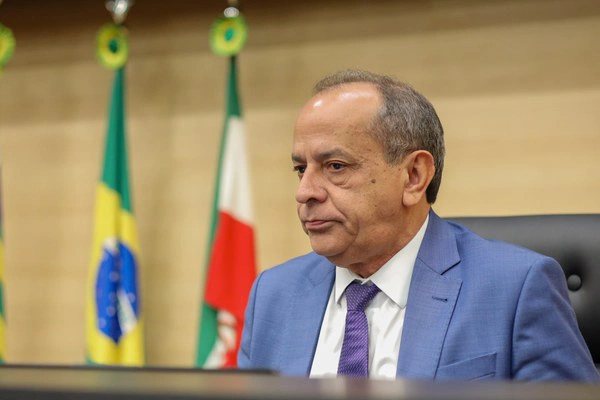 Deputado Hélio Isaías