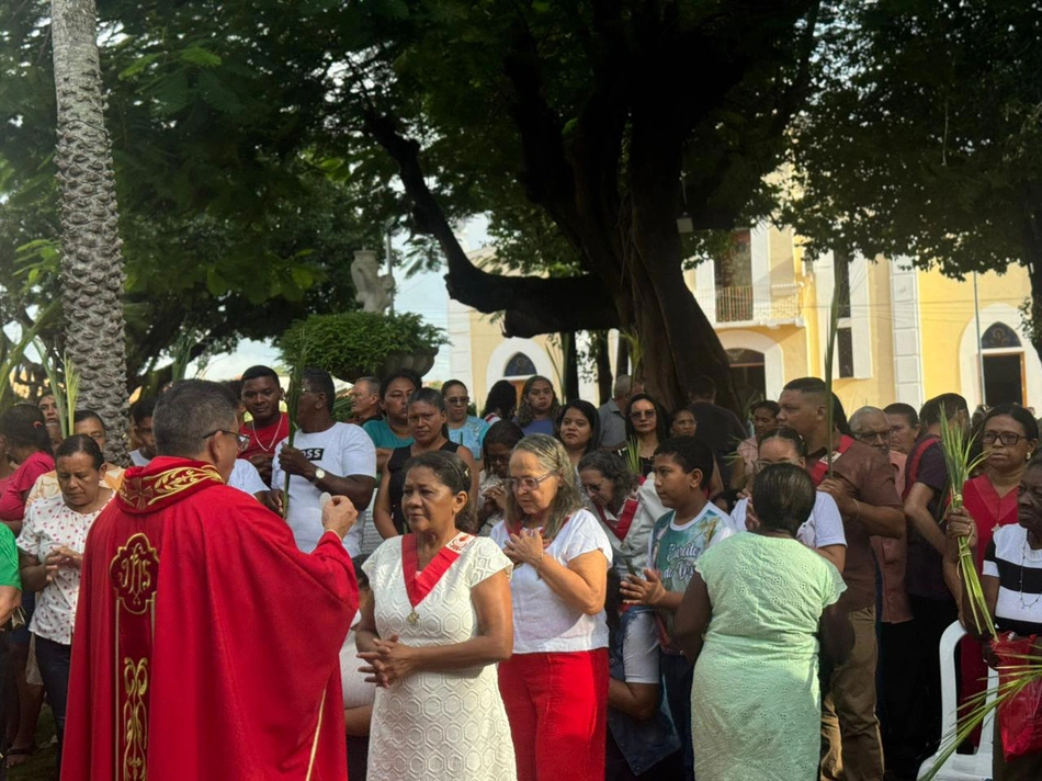 Celebração religiosa em Esperantina