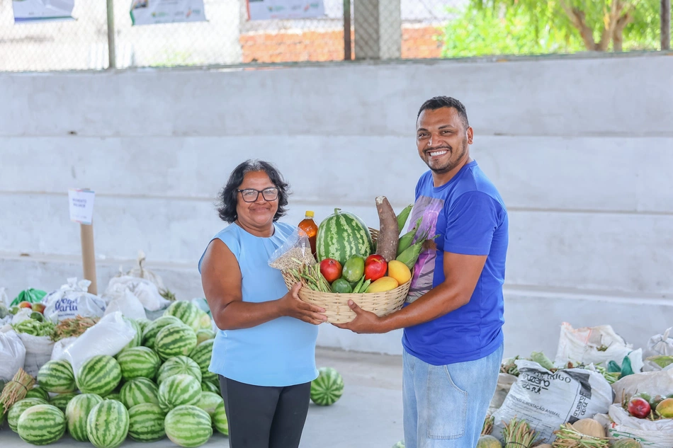 SAF entrega 54 toneladas de alimentos para famílias em vulnerabilidade em Teresina