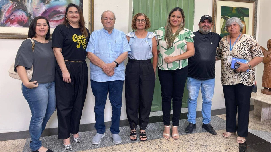 Sílvio Mendes participa de reunião com protetores de animais em Teresina