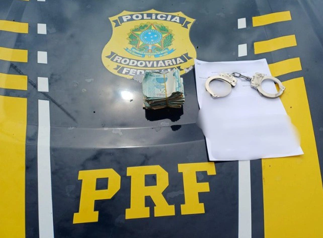 PRF prende homem com mandado por latrocínio em Teresina